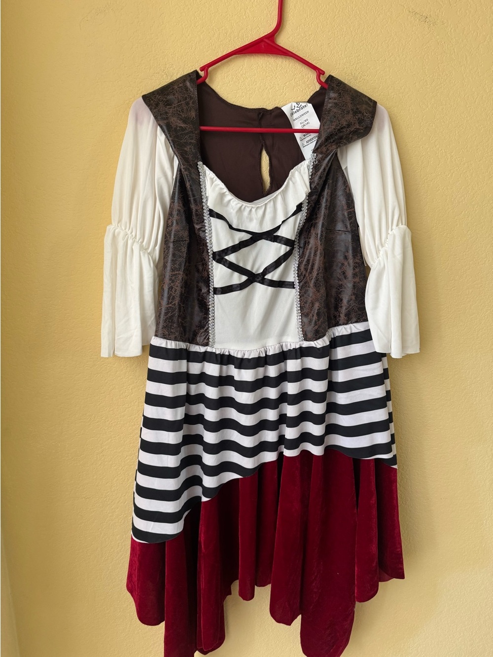 Off the Shoulder Pirate Costume Women's Adult Size XL with Eye Patch
